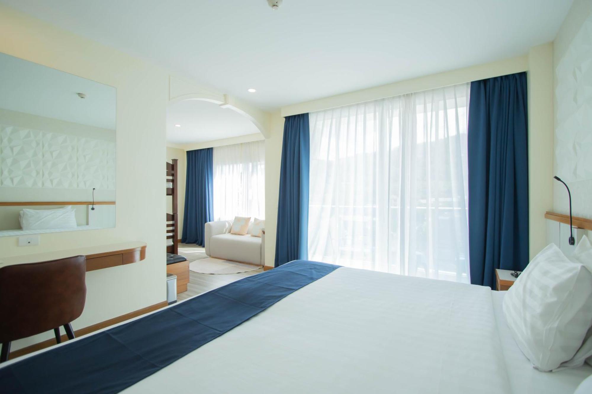 Sira Grande Hotel & Spa Patong Luaran gambar