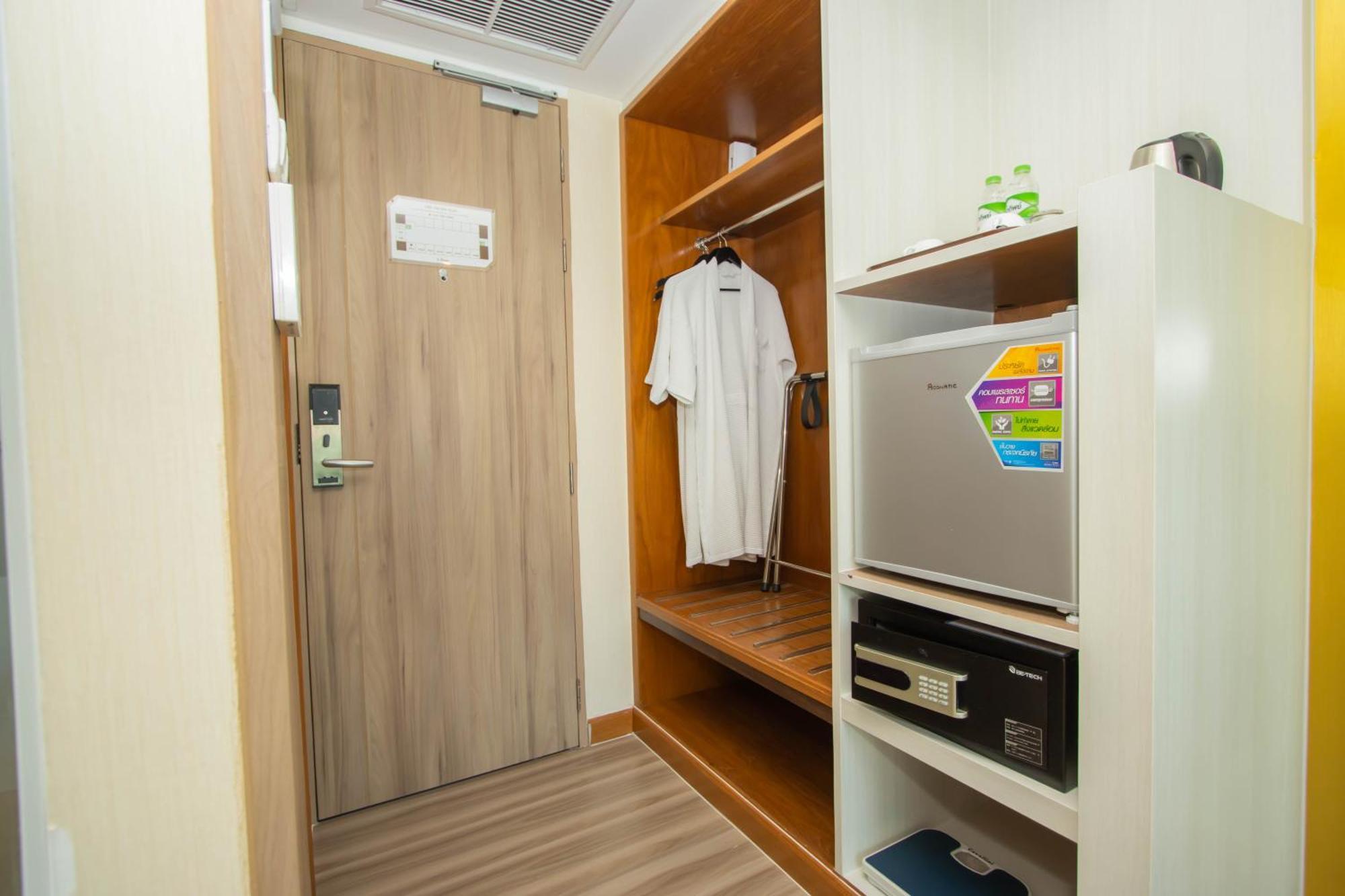 Sira Grande Hotel & Spa Patong Luaran gambar