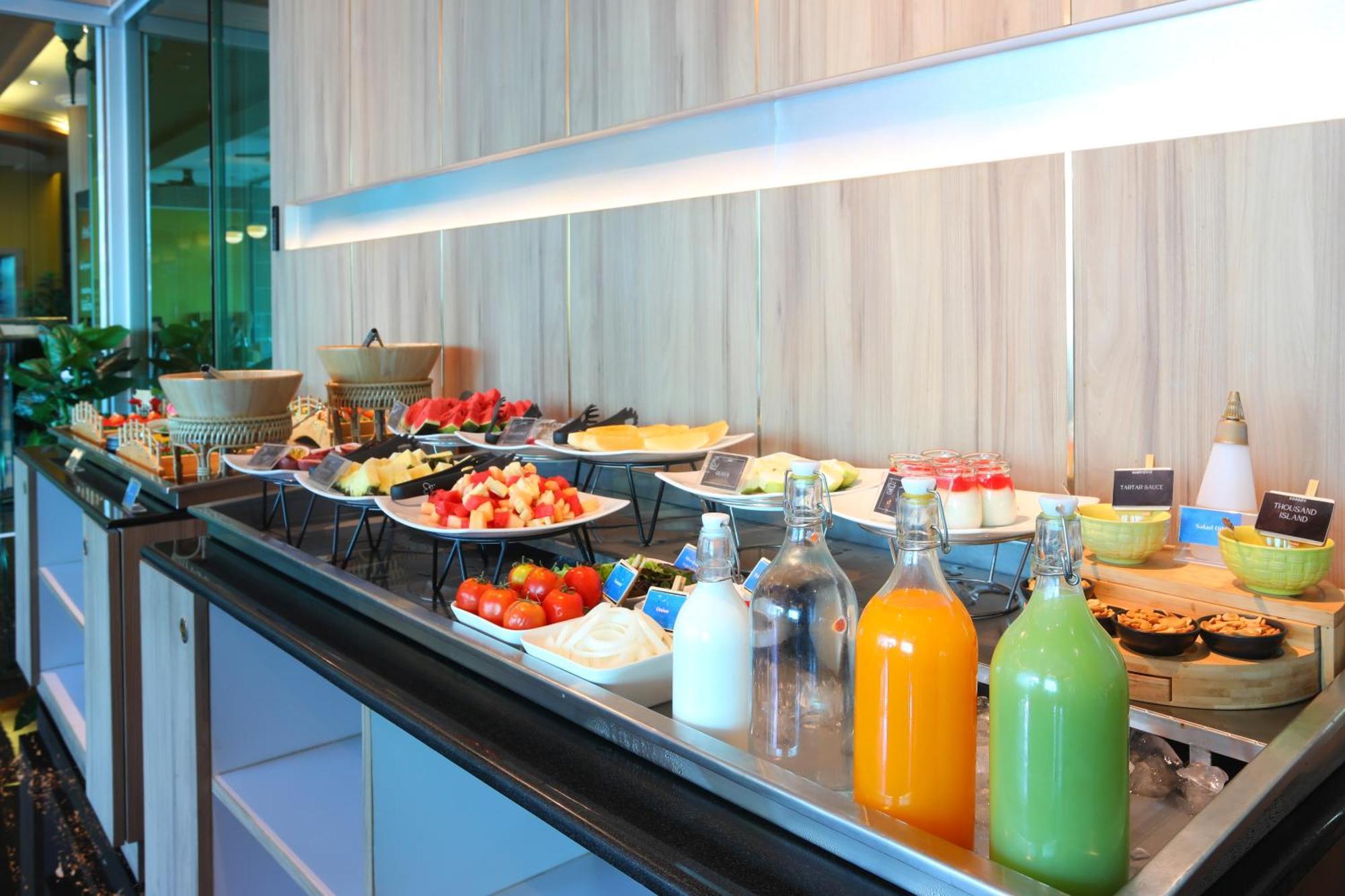 Sira Grande Hotel & Spa Patong Luaran gambar